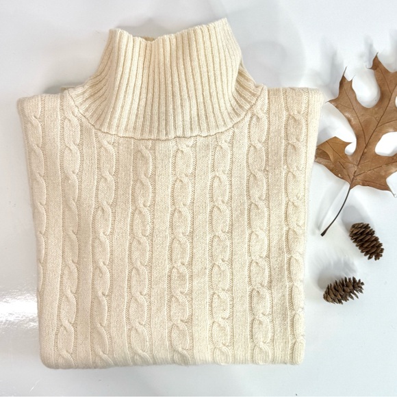 J CREW S 100% Lambswool Cable Knit Sweater Mock Turtleneck Cream Size Small - Picture 3 of 10